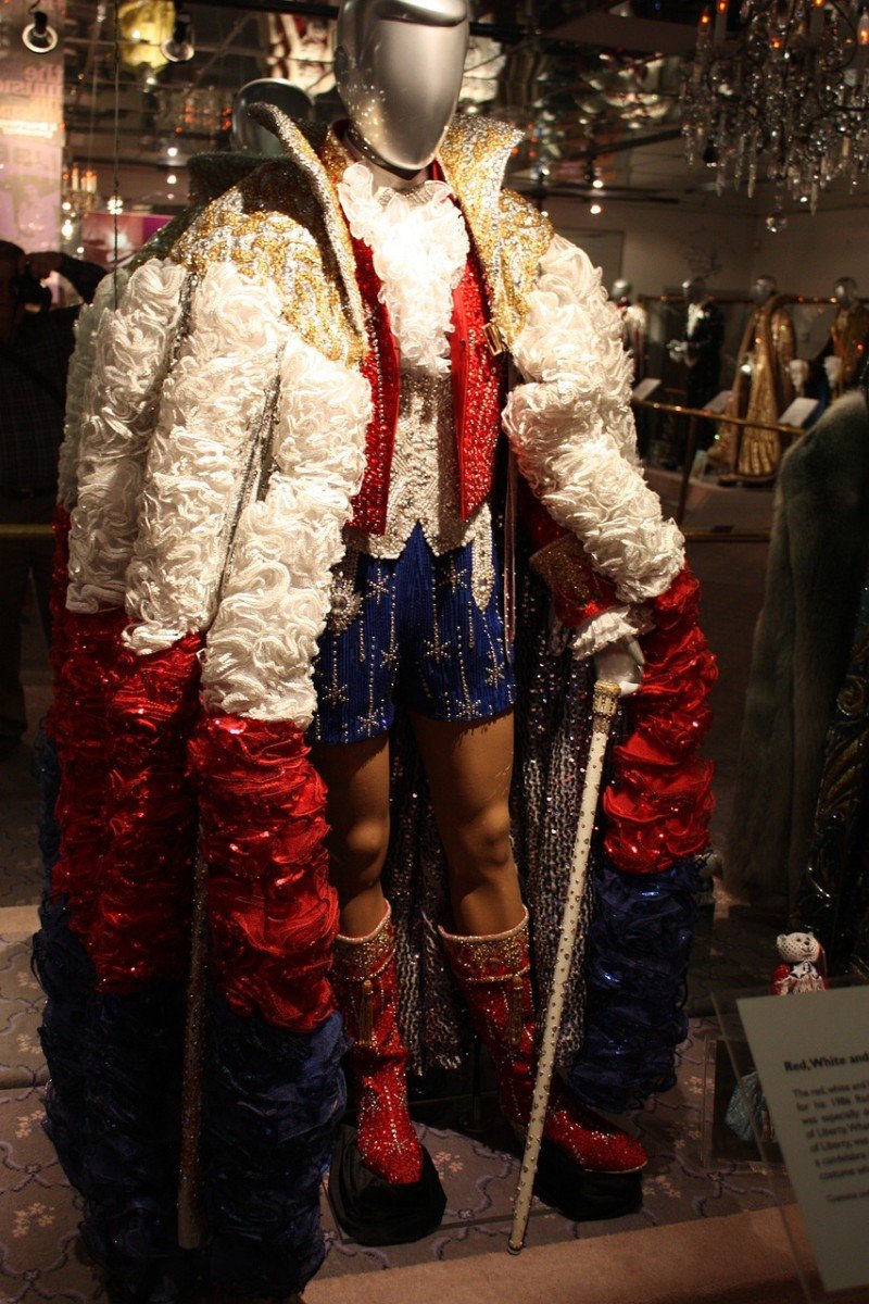 The Dazzling Tale of Liberace’s Outrageously Extravagant Costumes