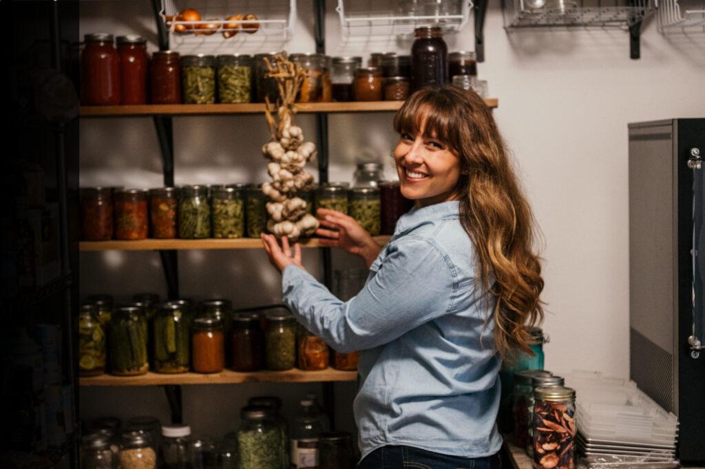 Long-Term Food Preservation Methods – Canning, Dehydrating, and Vacuum Sealing