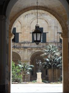 Understanding Hormonal Changes and Their Impact on Weight