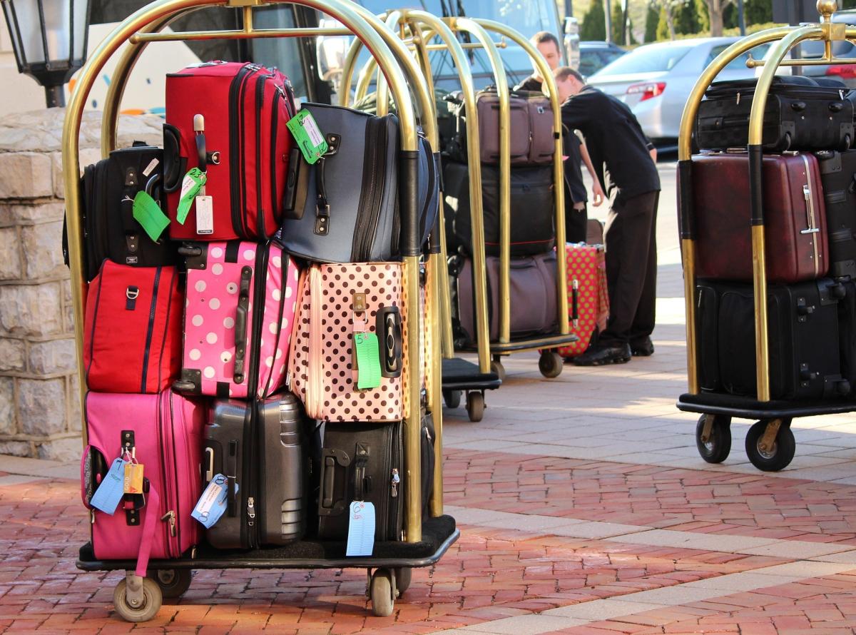 Hard-Shell or Soft-Shell Luggage: Choose Wisely