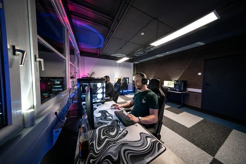 Level Up Your Game Room: Creative Ways to Incorporate Footstools into Your Setup