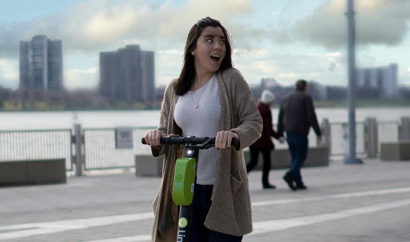 Essential Safety Tips for Navigating Busy Streets on Your Electric Scooter