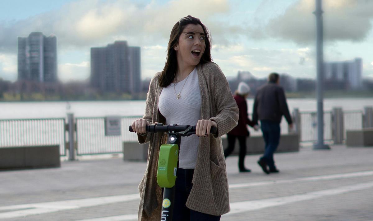 How to Ride an Electric Scooter Safely in Traffic