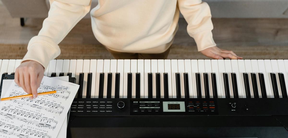 How to Record Piano Tracks Using a Digital Piano