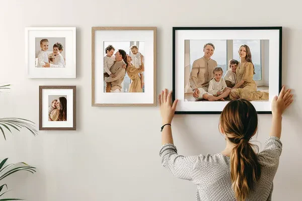 A Simple Guide to Finding the Perfect Picture Hook