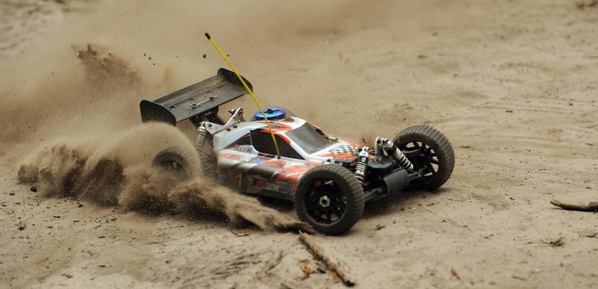 Why Nitro Powered RC Cars Are Superior to Battery Powered RC Cars