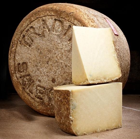 Uncover the Rich History and Unique Flavor of a French Classic