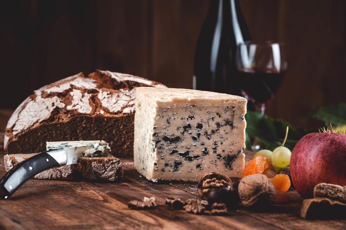 Bleu des Causses: Roquefort's Lesser-Known Cousin