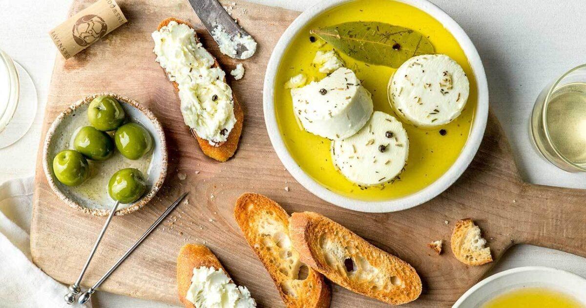 Bûchette: France's Petite Goat Cheese Varieties