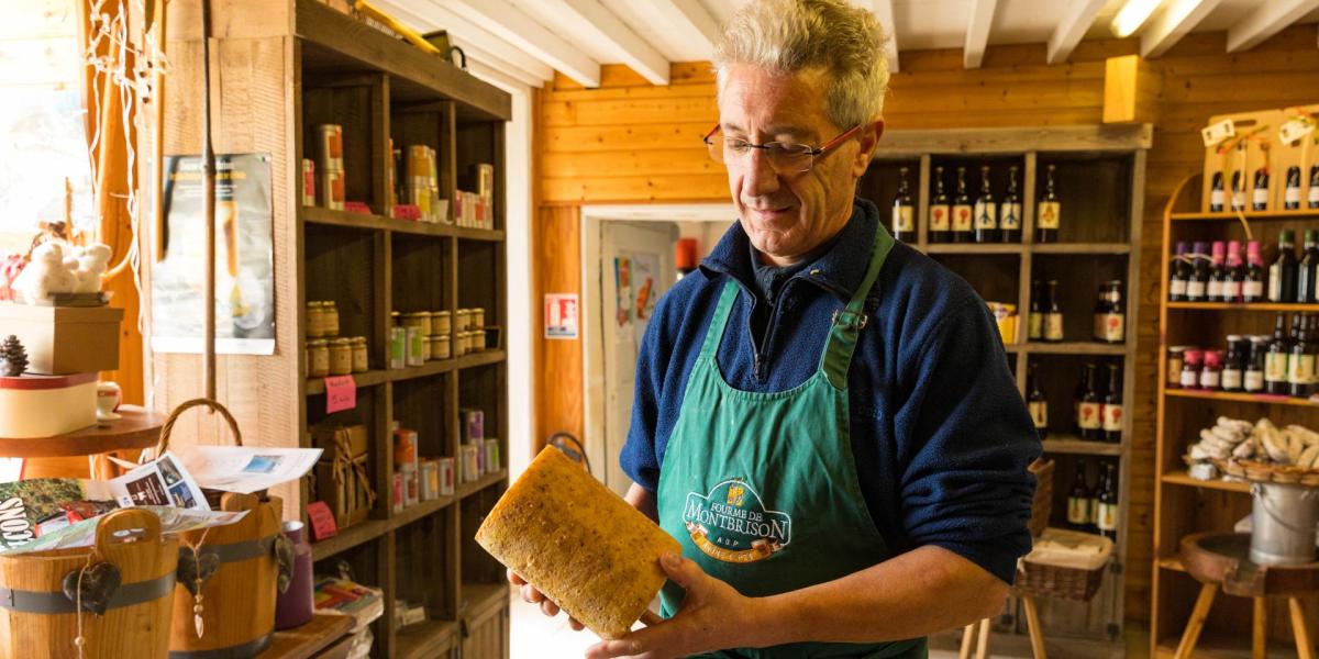 Fourme de Montbrison: The Loire's Mountain Blue