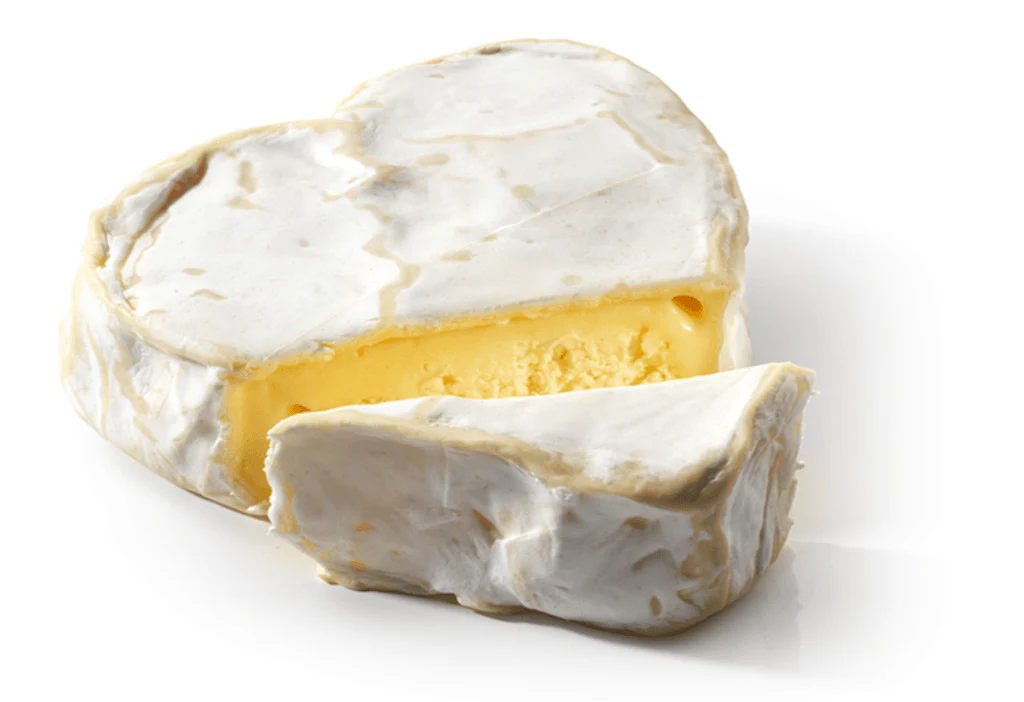 Cœur de Neufchâtel reveals a creamy texture