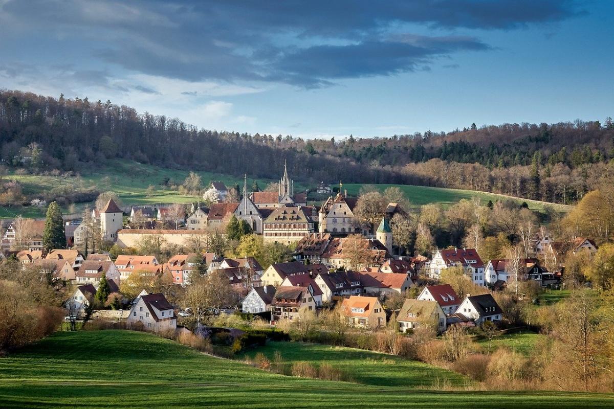 Must-Visit Coastal Towns for Your Next Adventure