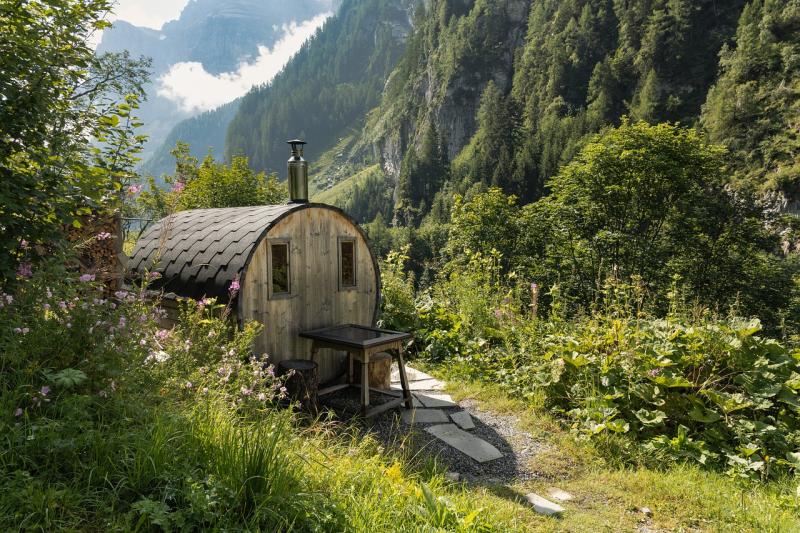 Discover the Ideal Outdoor Sauna for Your Backyard Retreat
