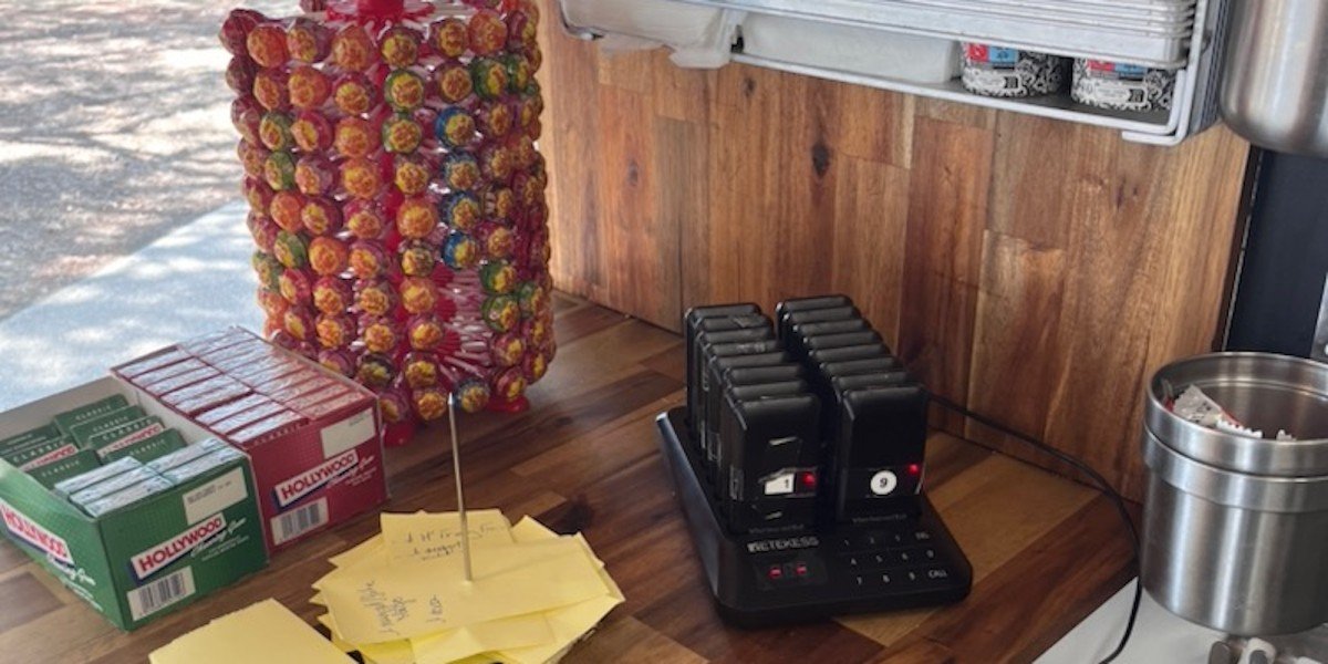 Why restaurant pagers are essential for Foodtrucks