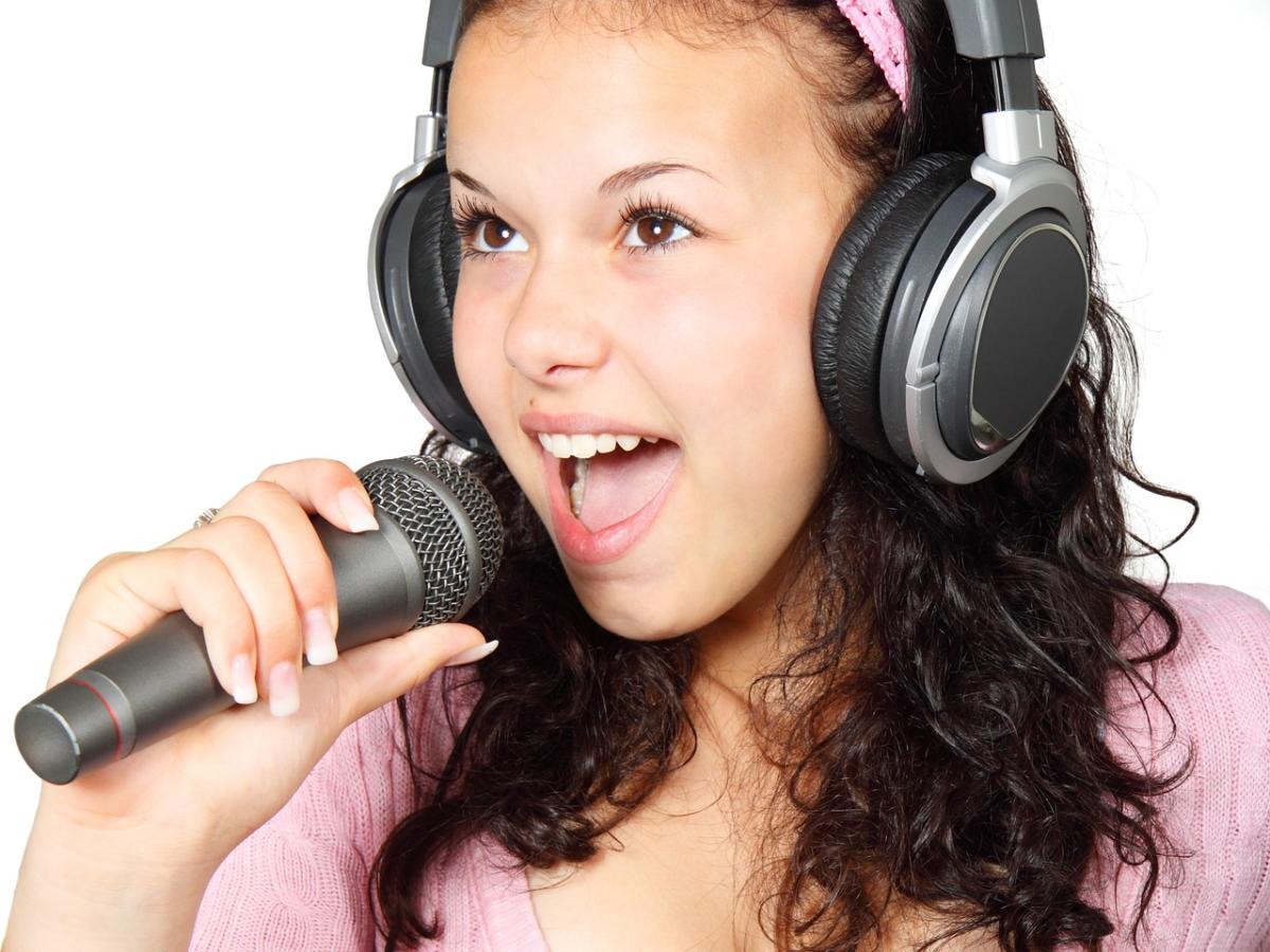 Ultimate Guide to Karaoke Microphones