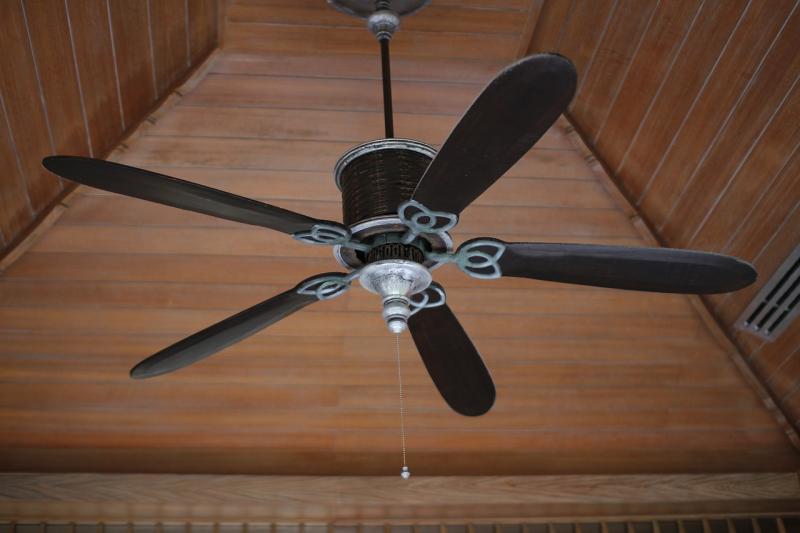 Find the Perfect Height for Your Ceiling Fan to Maximize Comfort