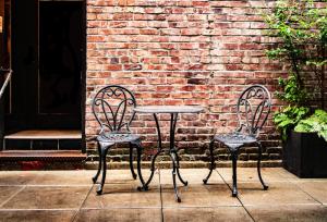 Find the Perfect Pieces for Cozy Outdoor Living