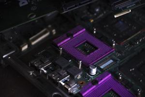 Ultra‑Low Latency Optical Interconnects for PC Motherboards