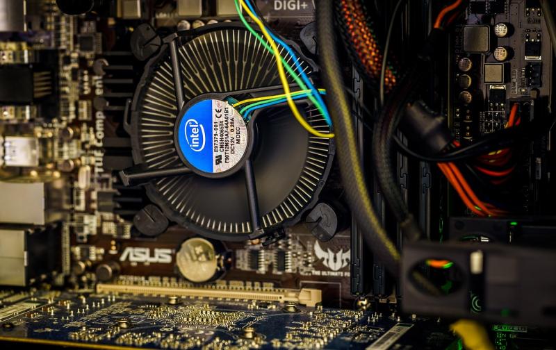 Interconnects with AI‑Optimized Routing for PC Motherboards