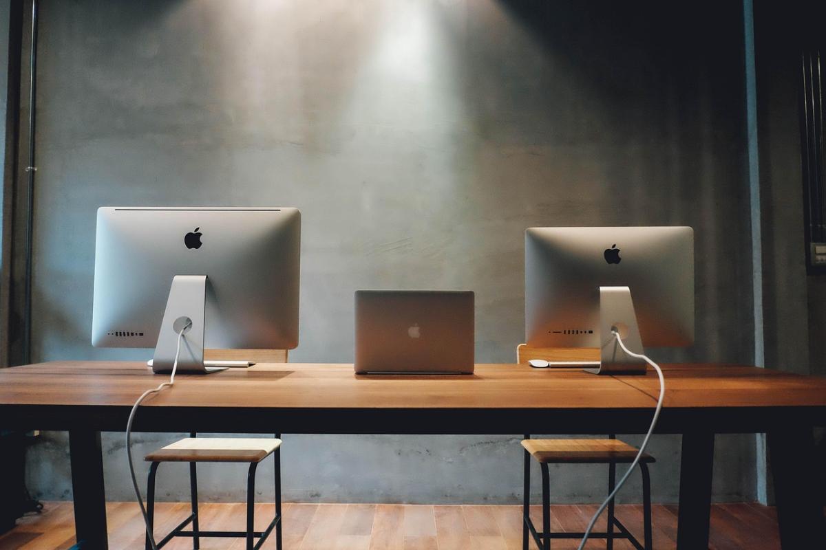 Edge Computing Integrated Desktops