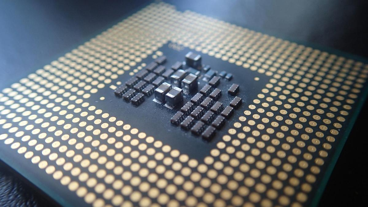 AI‑Enhanced CPU Benchmarking and Diagnostics