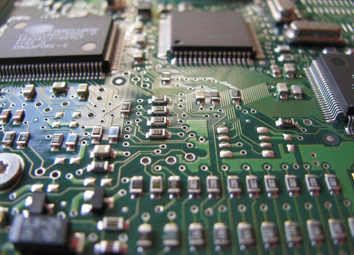 Next‑Generation Energy‑Efficient Chipsets
