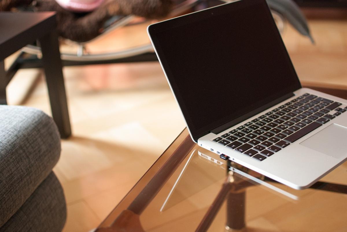 Ultra‑Thin, High‑Performance Laptop Displays