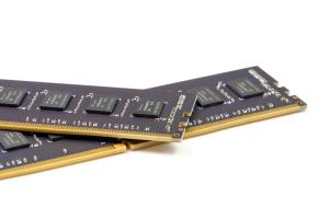  DDR5 supports significantly larger memory capacities, with individual modules capable of holding up to 128 GB or more.