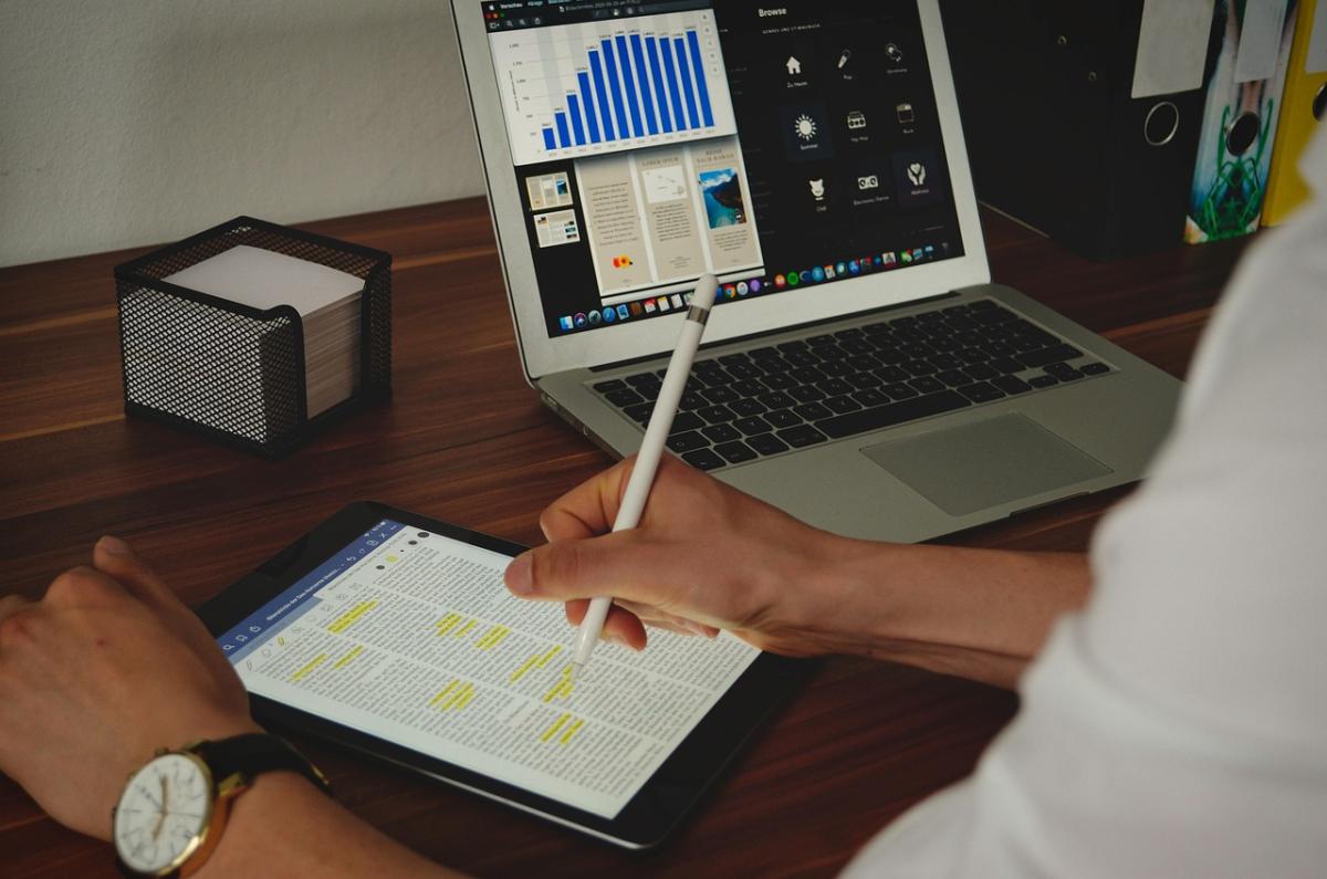 Integrated IoT for Smart Workstations