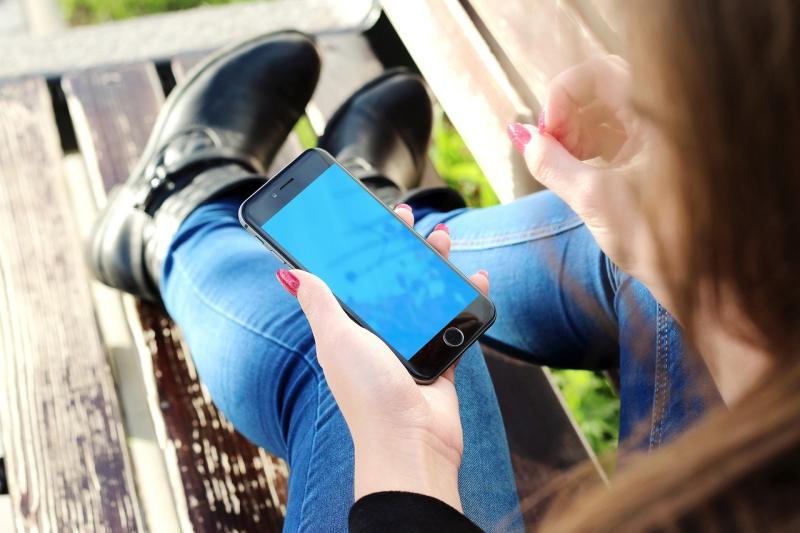 Simple Steps to Recycle and Reuse Your Old Phones