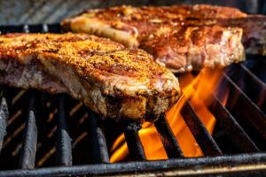 Flawless Steak Grilling: Mastering Techniques and Tips for Perfectly Grilled Steaks