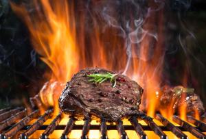 Learn the ins and outs of BBQ etiquette and become the ultimate host for a flawless grill party