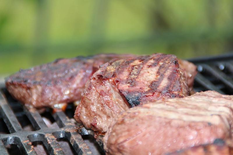 A comprehensive guide to selecting the perfect meats to elevate your barbecuing skills