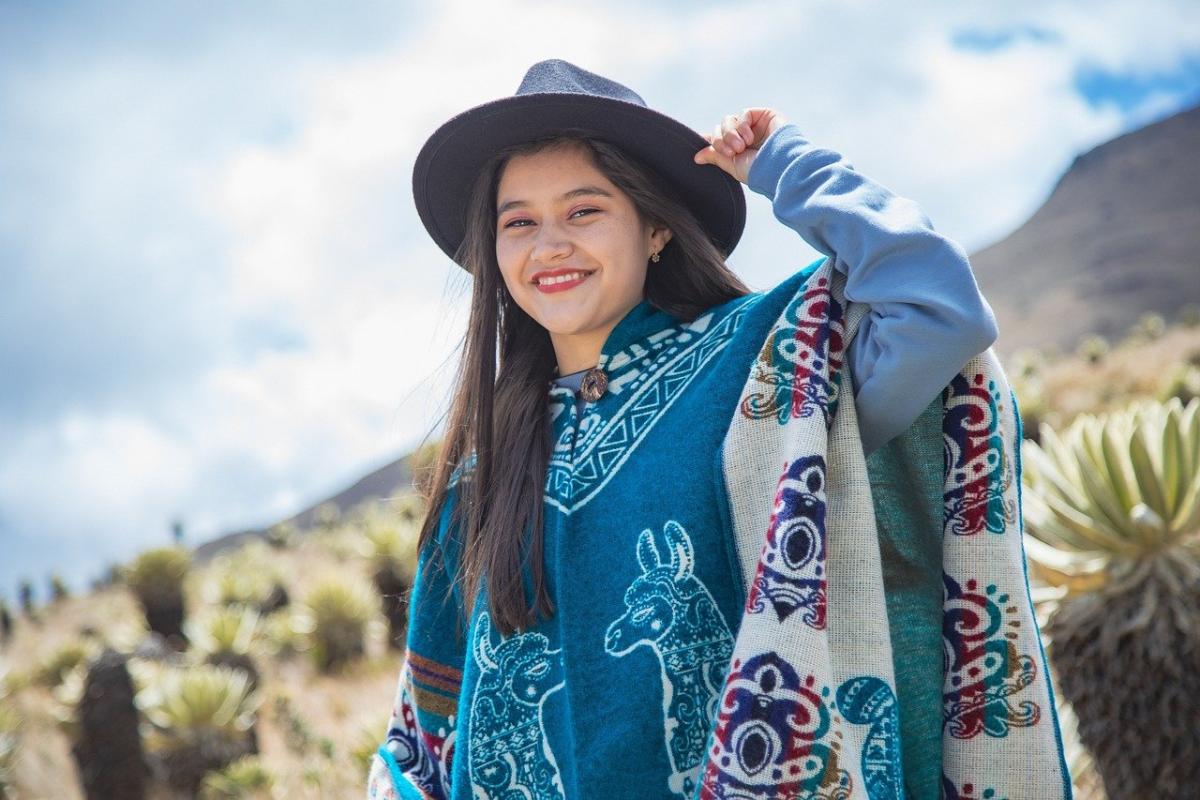 Vintage Ponchos vs Capes What’s the Difference?