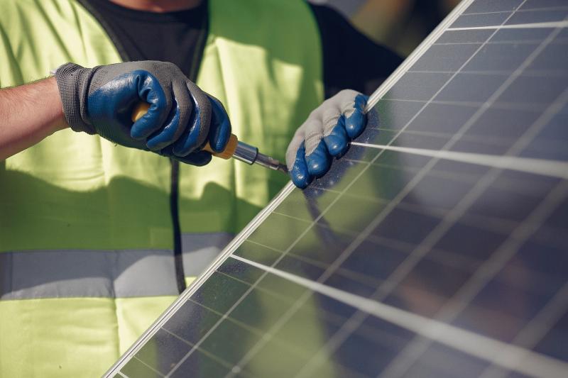 Discover How Portable Solar Panels Can Power Your Adventures