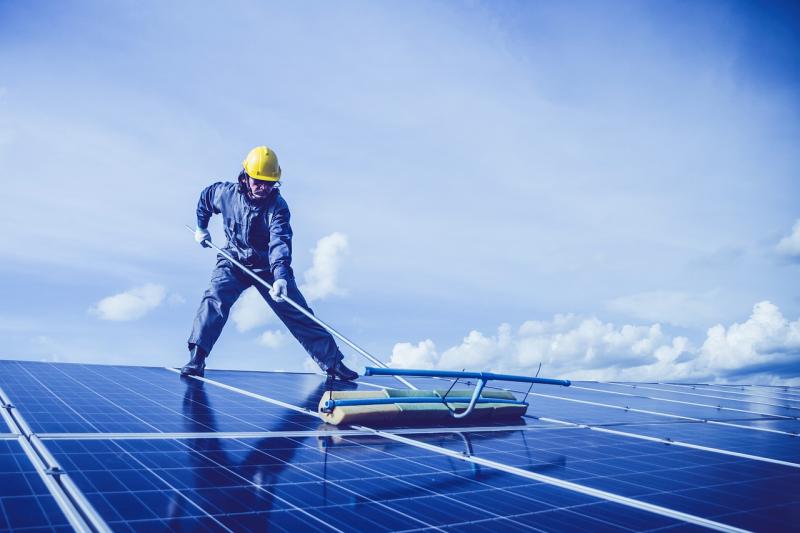 Keep Your Solar Panels Shining for Maximum Efficiency and Savings