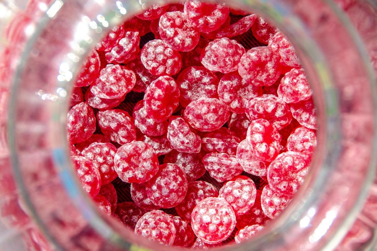 When and How to Distribute Wedding Favors Effectively