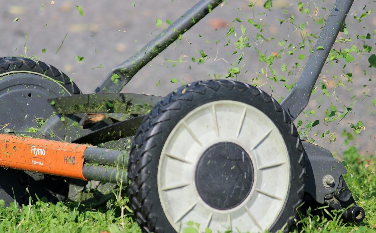 The Evolution of Lawnmowers Through the Ages