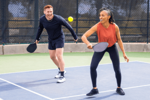 A comprehensive guide to help you learn how to play pickleball and improve your skills in the game