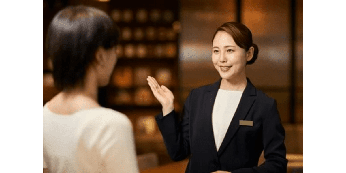 How to Choose Sneakers for Workers in Hospitality