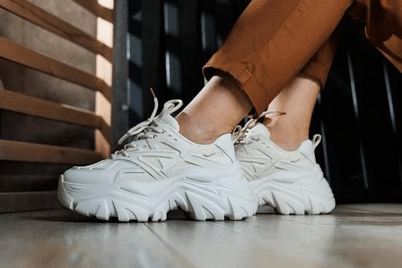 girls sneakers