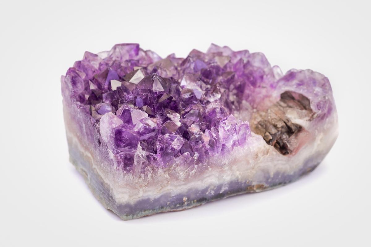 Unlocking the Healing Properties Of Gemstones