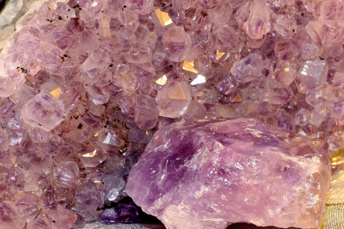 Unlocking the Healing Properties Of Gemstones