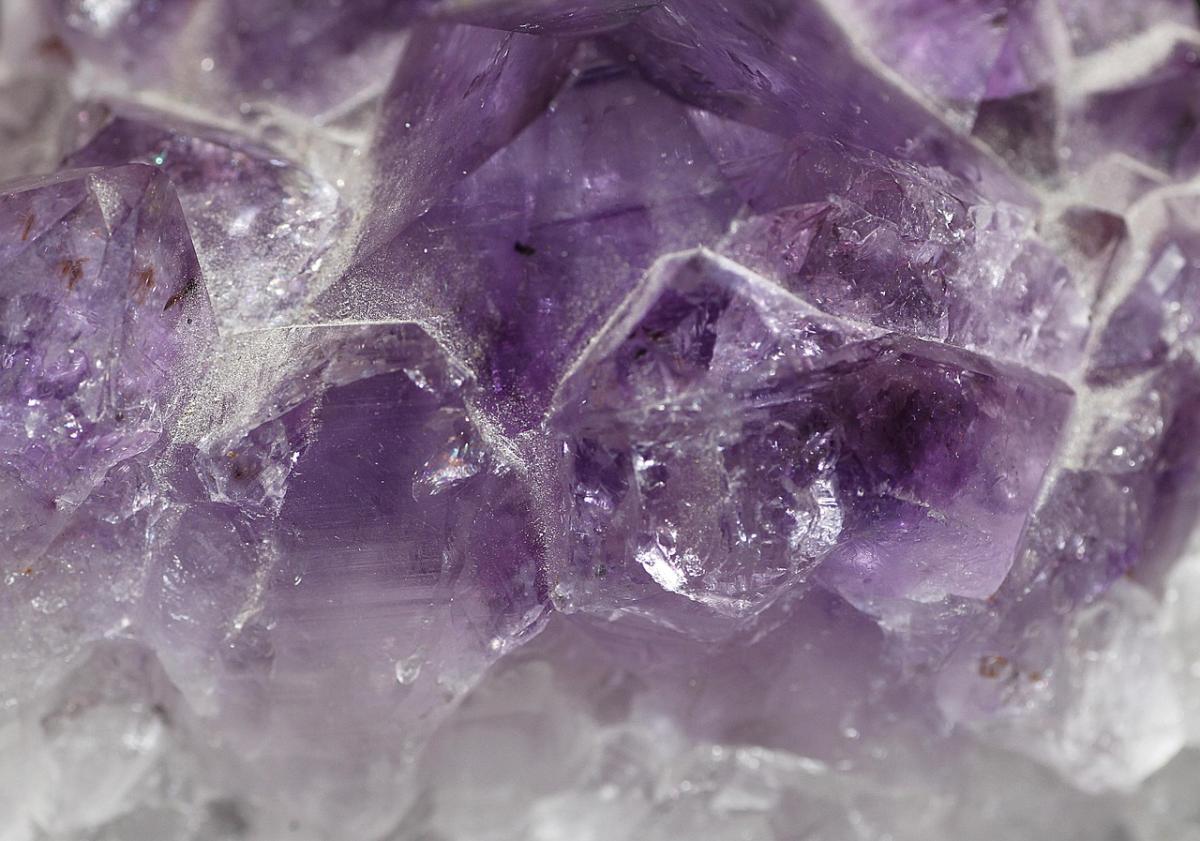 Discover the Healing Properties Of Gemstones Today