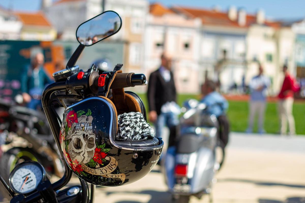 Understanding Motorcycle Helmet Laws for Riders