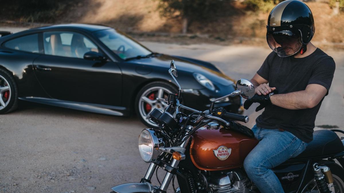 Your Simple Motorcycle Helmet Buying Guide