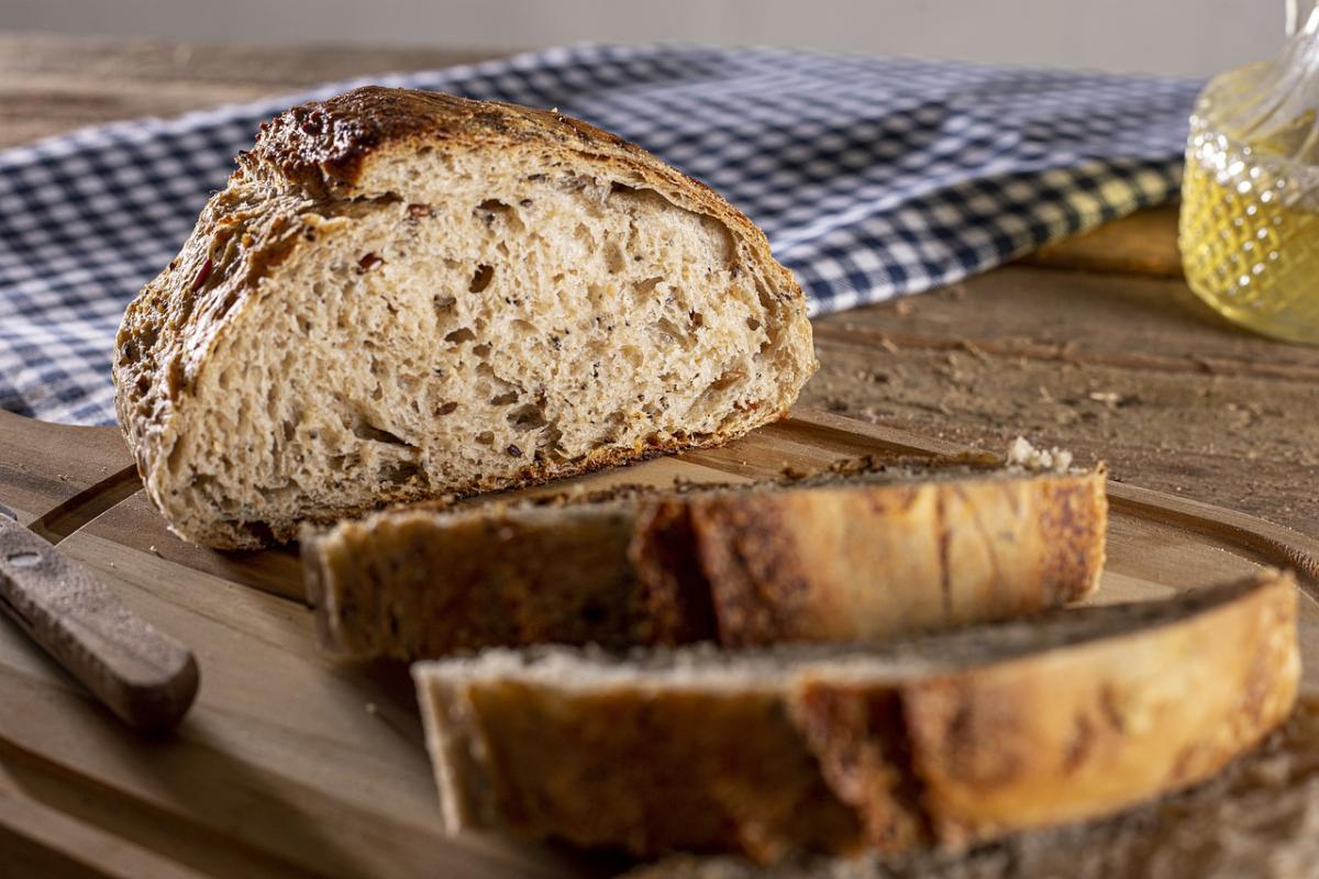 The Benefits of Owning a Bread Maker: Why Every Home Cook Needs One