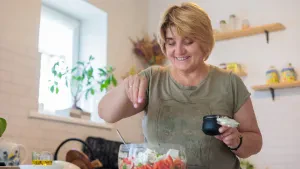 A practical 5-day menopause diet plan to lose weight, with real food swaps, calorie-counted meals, and supportive tips based on NHS guidance.