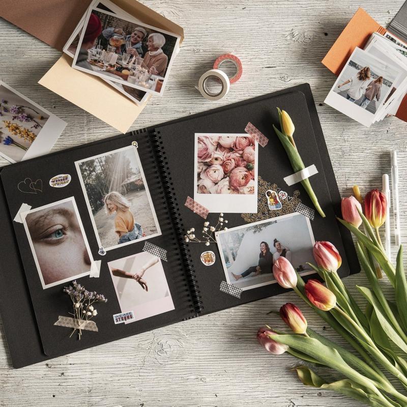 Discover simple tips for organizing and decorating your family tree layouts