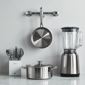 Ditch the PFAS and Teflon. Learn how to choose non-toxic tools that keep your clean food pure.